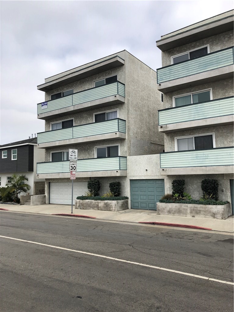 412 Hermosa Avenue, Hermosa Beach, California 90254, 2 Bedrooms Bedrooms, ,1 BathroomBathrooms,Residential,Sold,Hermosa,SB21000876