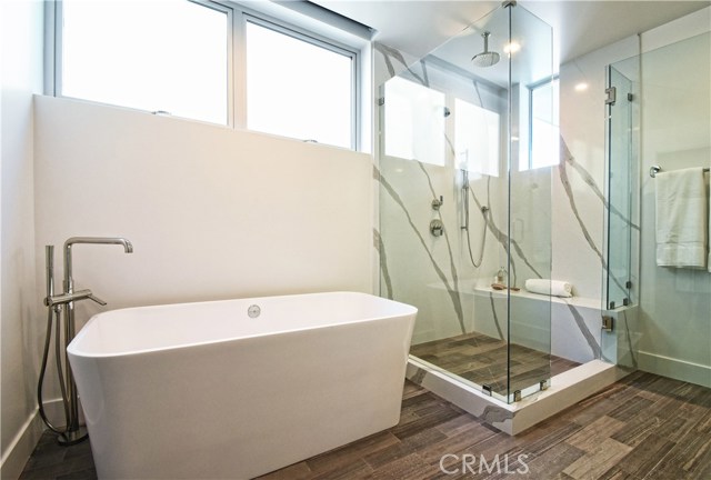 222 1st Place, Manhattan Beach, California 90266, 3 Bedrooms Bedrooms, ,3 BathroomsBathrooms,Residential,Sold,1st,SB19222616