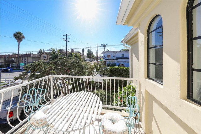 2803 Blossom Lane, Redondo Beach, California 90278, 4 Bedrooms Bedrooms, ,2 BathroomsBathrooms,Residential,Sold,Blossom,OC20238591