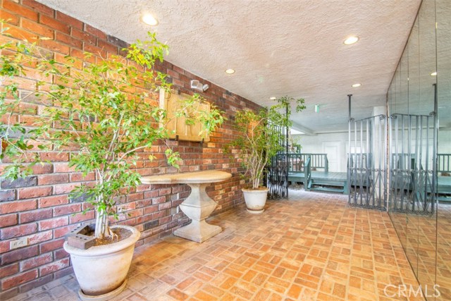 2 Bed Home for Sale in Los Angeles, California