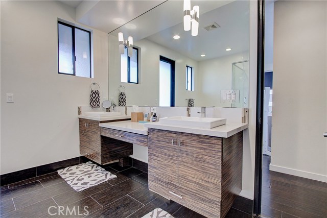 1921 Ruhland Avenue, Redondo Beach, California 90278, 4 Bedrooms Bedrooms, ,4 BathroomsBathrooms,Residential,Sold,Ruhland,SB20053880