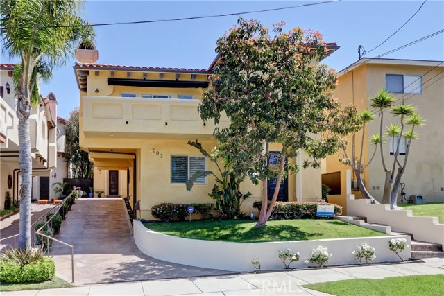 202 Irena Avenue, Redondo Beach, California 90277, 3 Bedrooms Bedrooms, ,2 BathroomsBathrooms,Residential,Sold,Irena,SB19090695