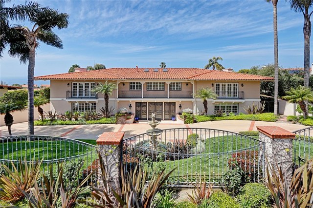 Enter the home via the circular driveway, ending at the lovely water feature, greeting you at the front door.