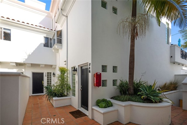 720 Manhattan Beach Boulevard, Manhattan Beach, California 90266, 2 Bedrooms Bedrooms, ,2 BathroomsBathrooms,Residential,Sold,Manhattan Beach,SB20242786