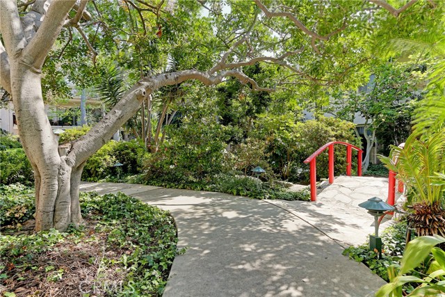 1 Bed Home for Sale in Los Angeles, California