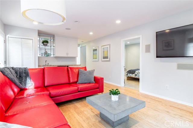 706 Serpentine Street, Redondo Beach, California 90277, 4 Bedrooms Bedrooms, ,2 BathroomsBathrooms,Residential,Sold,Serpentine,SB21039323