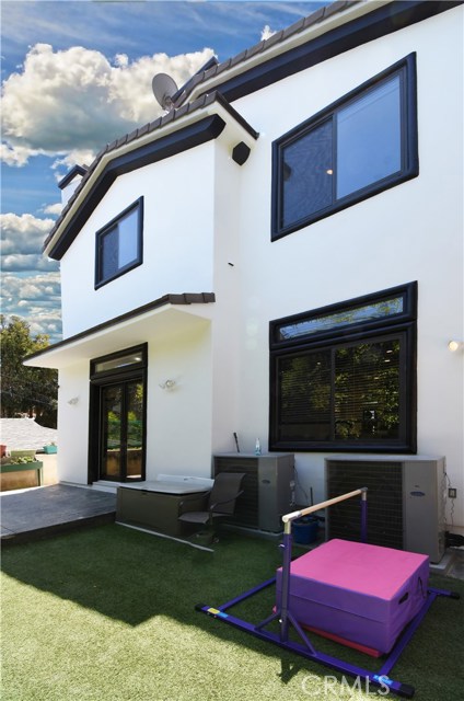 2612 Poinsettia Avenue, Manhattan Beach, California 90266, 5 Bedrooms Bedrooms, ,5 BathroomsBathrooms,Residential,Sold,Poinsettia,SB20134895