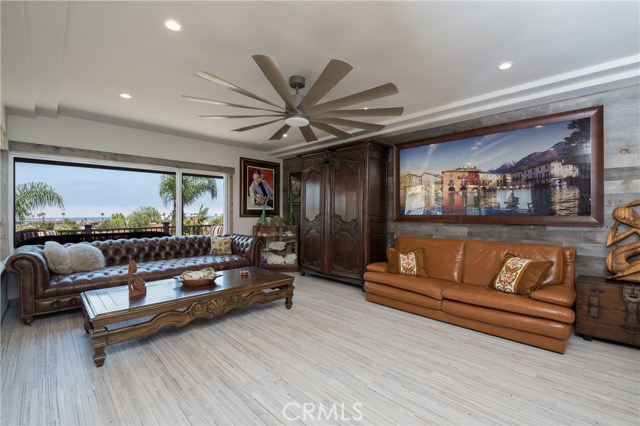 619 Gertruda Avenue, Redondo Beach, California 90277, 3 Bedrooms Bedrooms, ,Residential,Sold,Gertruda,PV20123167