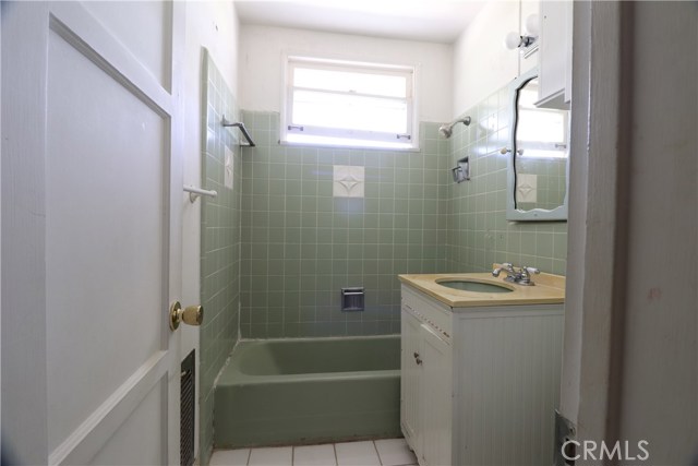 1011 Prospect Avenue, Redondo Beach, California 90277, 2 Bedrooms Bedrooms, ,1 BathroomBathrooms,Residential,Sold,Prospect,SB19009115