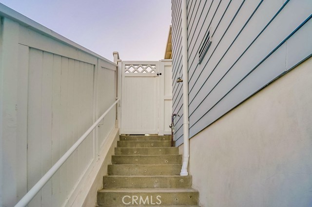 704 Loma, Hermosa Beach, California 90254, 4 Bedrooms Bedrooms, ,4 BathroomsBathrooms,Residential,Sold,Loma,SB19164166