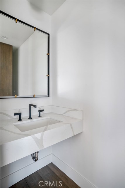 221 1st Street, Manhattan Beach, California 90266, 3 Bedrooms Bedrooms, ,3 BathroomsBathrooms,Residential,Sold,1st,SB19034815