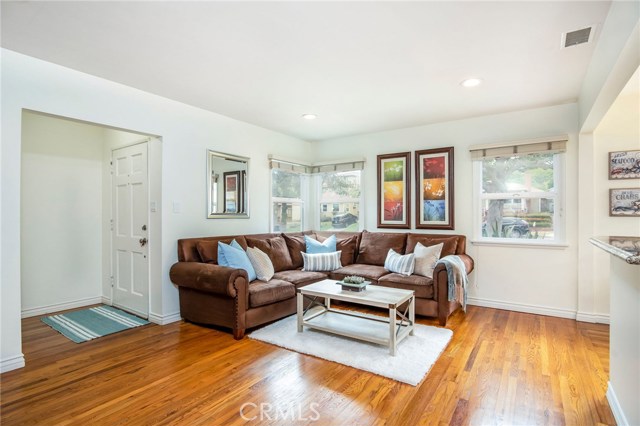 719 Maria Avenue, Redondo Beach, California 90277, 3 Bedrooms Bedrooms, ,2 BathroomsBathrooms,Residential,Sold,Maria,SB19111857