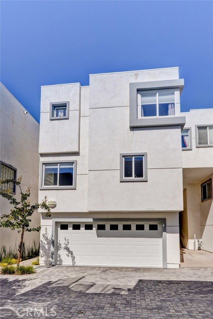 654 4th Street, Hermosa Beach, California 90254, 3 Bedrooms Bedrooms, ,2 BathroomsBathrooms,Residential,Sold,4th,SB18129520