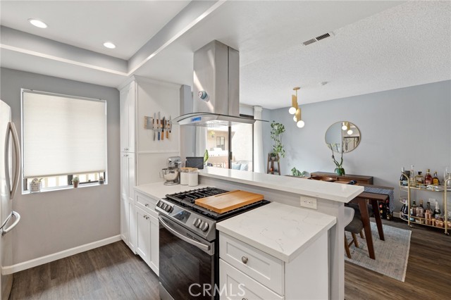 515 Meyer Lane, Redondo Beach, California 90278, 2 Bedrooms Bedrooms, ,1 BathroomBathrooms,Residential,Sold,Meyer,SB21117464