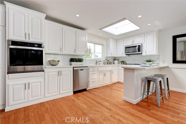 706 Green Lane, Redondo Beach, California 90278, 3 Bedrooms Bedrooms, ,2 BathroomsBathrooms,Residential,Sold,Green,SB20188022