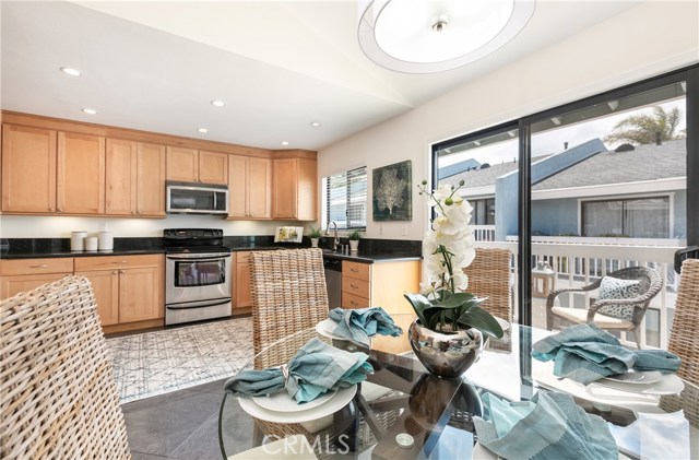 114 Guadalupe Avenue, Redondo Beach, California 90277, 2 Bedrooms Bedrooms, ,Residential,Sold,Guadalupe,SB19074799