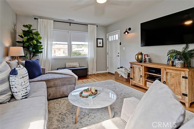 2306 Graham Avenue, Redondo Beach, California 90278, 2 Bedrooms Bedrooms, ,2 BathroomsBathrooms,Residential,Sold,Graham,SB18096314