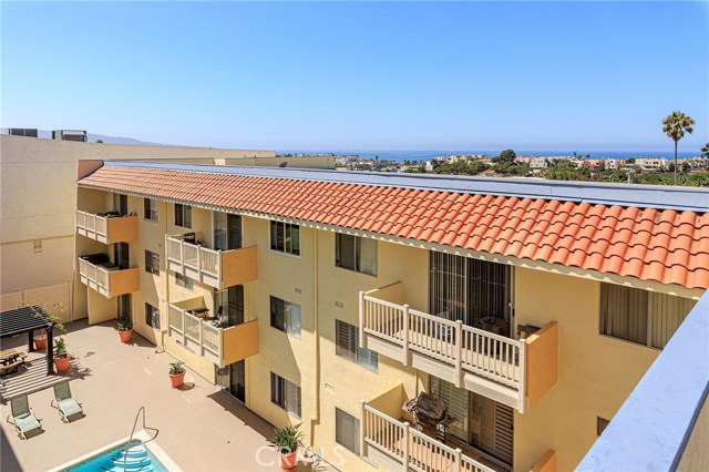 1707 Pacific Coast Highway, Hermosa Beach, California 90254, 2 Bedrooms Bedrooms, ,2 BathroomsBathrooms,Residential,Sold,Pacific Coast Highway,SB19214989