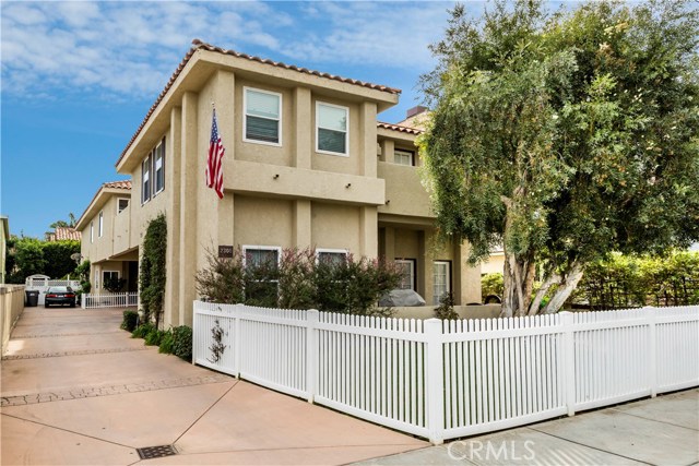 2308 Huntington Lane, Redondo Beach, California 90278, 4 Bedrooms Bedrooms, ,3 BathroomsBathrooms,Residential,Sold,Huntington,SB18274106