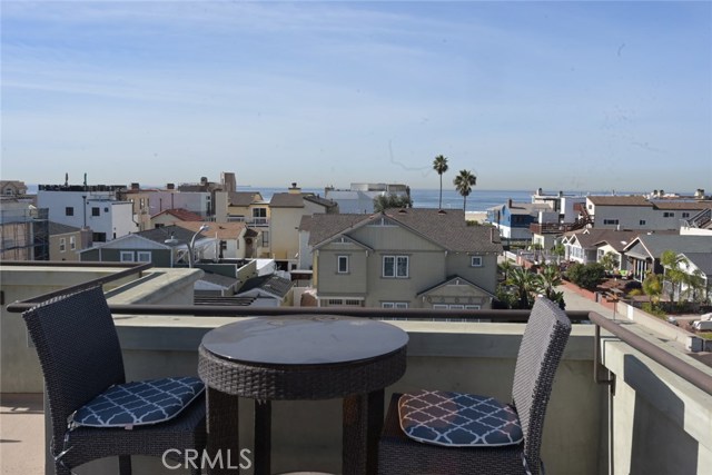 640 Hermosa Avenue, Hermosa Beach, California 90254, 3 Bedrooms Bedrooms, ,3 BathroomsBathrooms,Residential,Sold,Hermosa,SB20004668