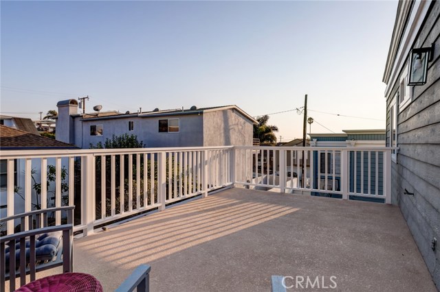 1054 10th Street, Hermosa Beach, California 90254, 3 Bedrooms Bedrooms, ,3 BathroomsBathrooms,Residential,Sold,10th,SB20177379