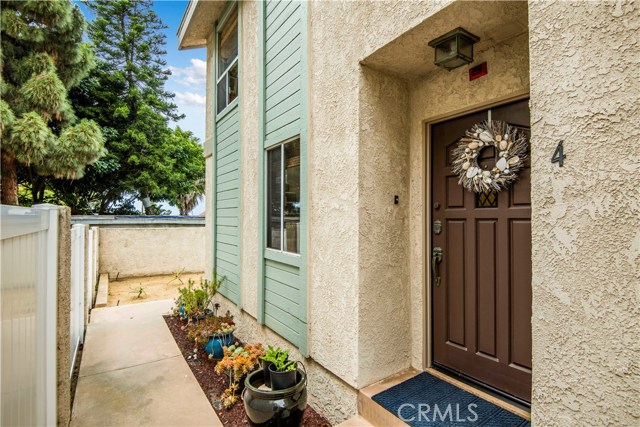 211 Helberta Avenue, Redondo Beach, California 90277, 2 Bedrooms Bedrooms, ,2 BathroomsBathrooms,Residential,Sold,Helberta,SB20006605