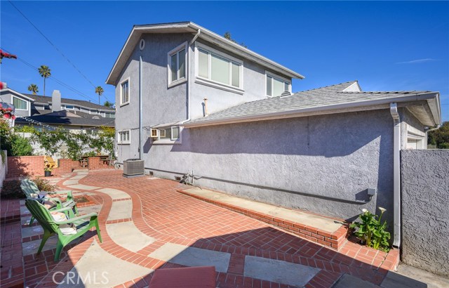 501 Green Lane, Redondo Beach, California 90278, 4 Bedrooms Bedrooms, ,2 BathroomsBathrooms,Residential,Sold,Green Lane,SB20035611