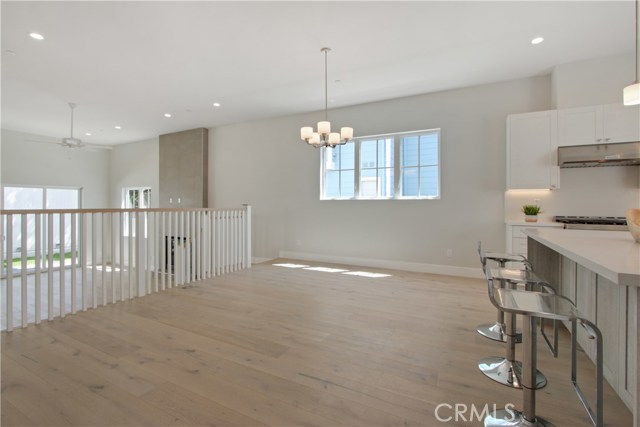 GREAT DINING ROOM SPACE & EAT IN KITCHEN NOOK!