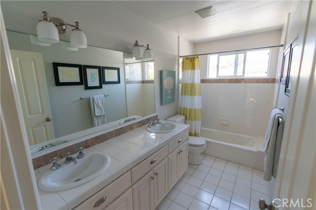 1408 Oak Avenue, Manhattan Beach, California 90266, 5 Bedrooms Bedrooms, ,3 BathroomsBathrooms,Residential,Sold,Oak,SB19227630