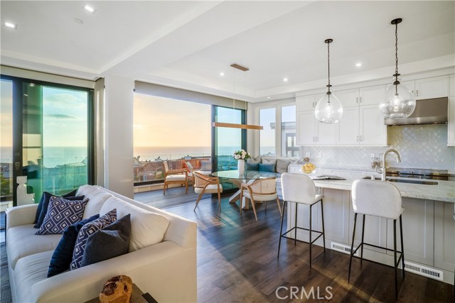 301 20th Street, Manhattan Beach, California 90266, 4 Bedrooms Bedrooms, ,5 BathroomsBathrooms,Residential,Sold,20th,SB19211056