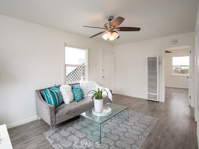 224 Bayview, Hermosa Beach, California 90254, 3 Bedrooms Bedrooms, ,1 BathroomBathrooms,Residential,Sold,Bayview,SB17267078