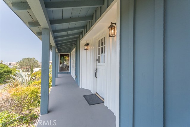 611 Gould Terrace, Hermosa Beach, California 90254, 4 Bedrooms Bedrooms, ,1 BathroomBathrooms,Residential,Sold,Gould,SB17111077