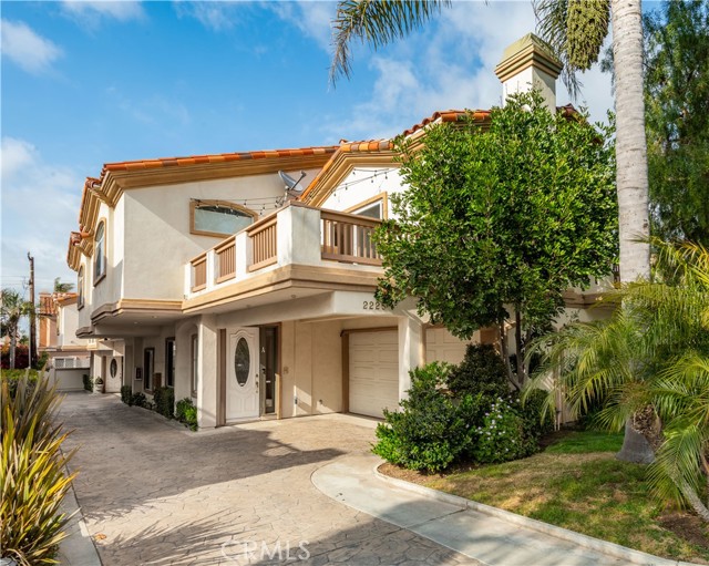 2225 Mathews Avenue, Redondo Beach, California 90278, 3 Bedrooms Bedrooms, ,2 BathroomsBathrooms,Residential,Sold,Mathews,PV21085023
