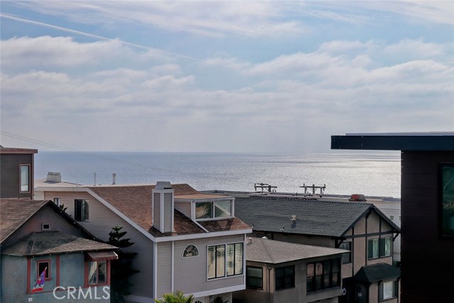 2204 Alma Avenue, Manhattan Beach, California 90266, 4 Bedrooms Bedrooms, ,3 BathroomsBathrooms,Residential,Sold,Alma,SB19265065