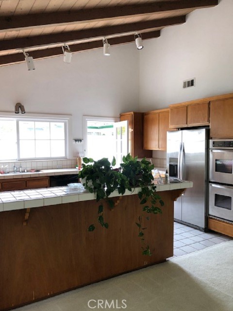 Dining Area & Kitchen