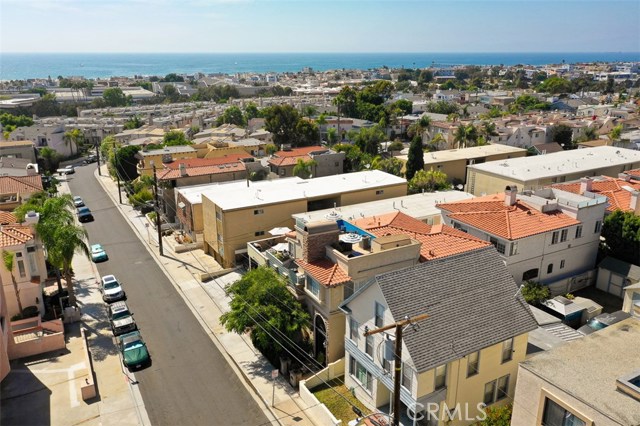 703 1st Street, Hermosa Beach, California 90254, 3 Bedrooms Bedrooms, ,3 BathroomsBathrooms,Residential,Sold,1st,SB19085245