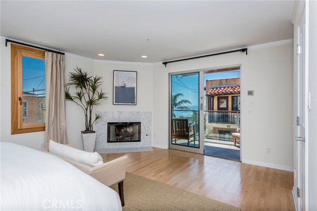 315 24th Street, Manhattan Beach, California 90266, 3 Bedrooms Bedrooms, ,3 BathroomsBathrooms,Residential,Sold,24th,SB19094149