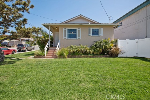 1900 Gates Avenue, Redondo Beach, California 90278, 3 Bedrooms Bedrooms, ,1 BathroomBathrooms,Residential,Sold,Gates,SB17065989