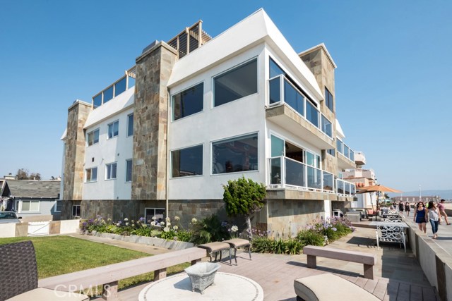 638 The Strand, Hermosa Beach, California 90254, 3 Bedrooms Bedrooms, ,2 BathroomsBathrooms,Residential,Sold,The Strand,SB17162847