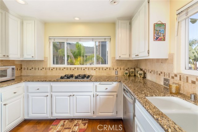 727 Lucia Avenue, Redondo Beach, California 90277, 3 Bedrooms Bedrooms, ,2 BathroomsBathrooms,Residential,Sold,Lucia,SB17222950