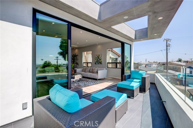 1511 Golden Avenue, Hermosa Beach, California 90254, 5 Bedrooms Bedrooms, ,2 BathroomsBathrooms,Residential,Sold,Golden,SB19224666
