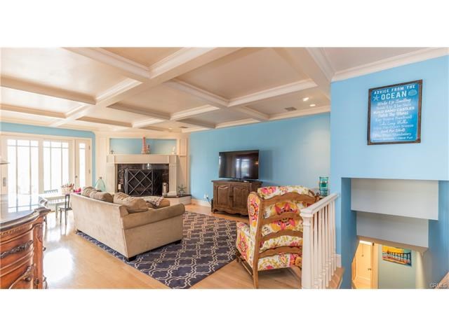 712 Poinsettia Avenue, Manhattan Beach, California 90266, 4 Bedrooms Bedrooms, ,2 BathroomsBathrooms,Residential,Sold,Poinsettia,SB17073173