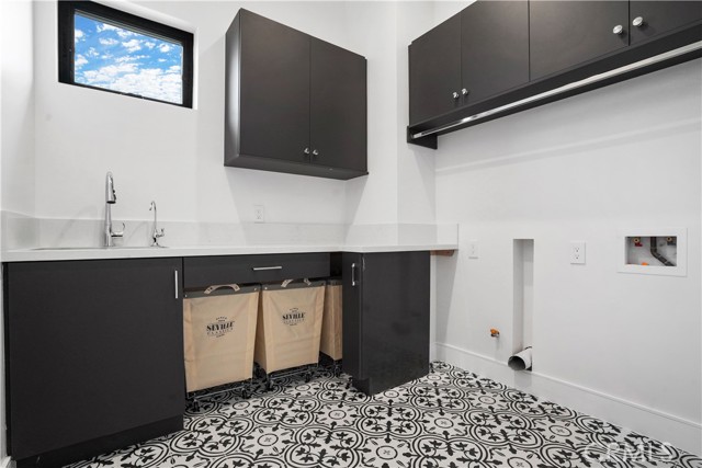2504 Fisk Ln, Redondo Beach, California 90278, 4 Bedrooms Bedrooms, ,3 BathroomsBathrooms,Residential,Sold,Fisk Ln,DW21052780