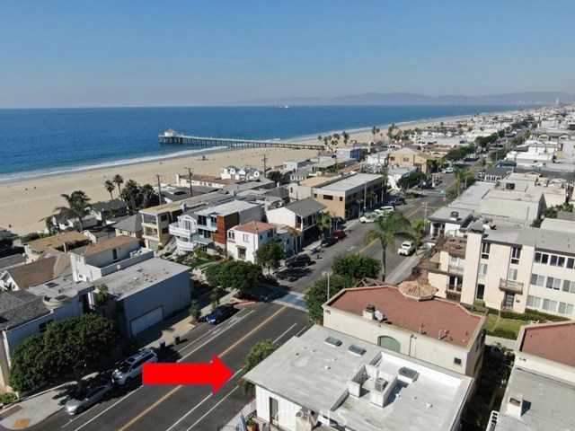 Close to Downtown and the beach