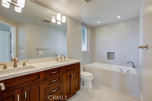 931 1st Street, Hermosa Beach, California 90254, 3 Bedrooms Bedrooms, ,2 BathroomsBathrooms,Residential,Sold,1st,SB19229555