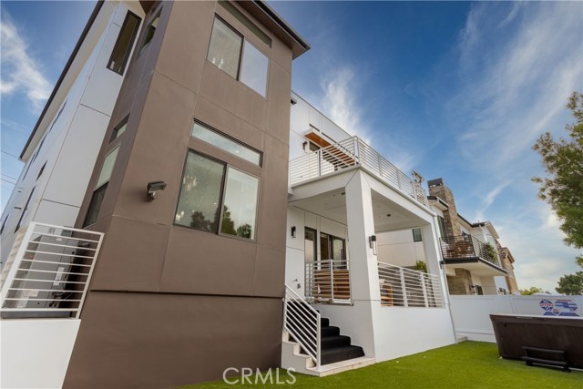 2201 Ripley Avenue, Redondo Beach, California 90278, 5 Bedrooms Bedrooms, ,5 BathroomsBathrooms,Residential,Sold,Ripley,SB20125595