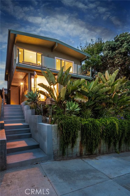 401 17th Street, Manhattan Beach, California 90266, 4 Bedrooms Bedrooms, ,4 BathroomsBathrooms,Residential,Sold,17th,SB19105003