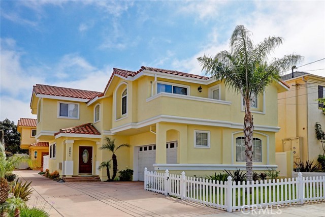 2004 Gates Avenue, Redondo Beach, California 90278, 4 Bedrooms Bedrooms, ,2 BathroomsBathrooms,Residential,Sold,Gates,SB18097486