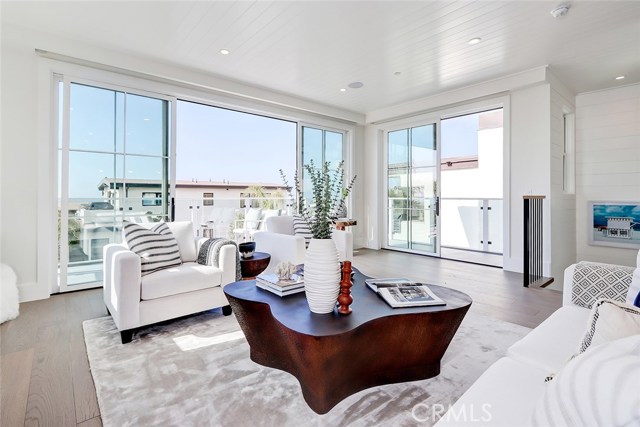 3516 Manhattan Avenue, Manhattan Beach, California 90266, 4 Bedrooms Bedrooms, ,3 BathroomsBathrooms,Residential,Sold,Manhattan,SB20011197