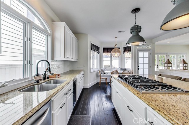 641 35th Street, Manhattan Beach, California 90266, 5 Bedrooms Bedrooms, ,3 BathroomsBathrooms,Residential,Sold,35th,SB21047084